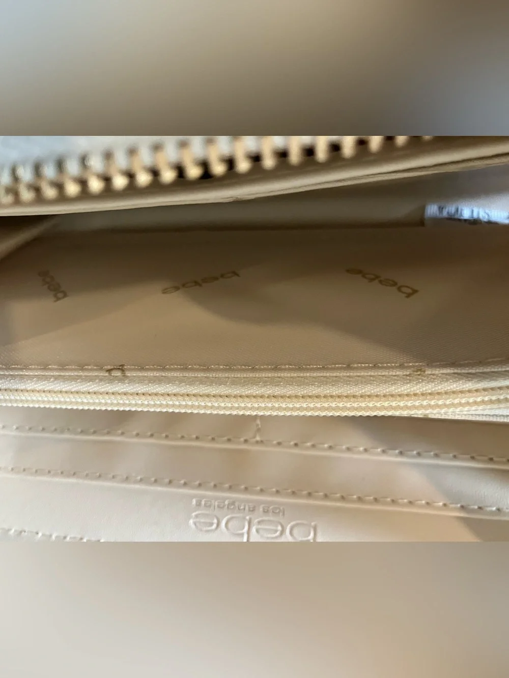 Bebe Los Angeles, Wallet